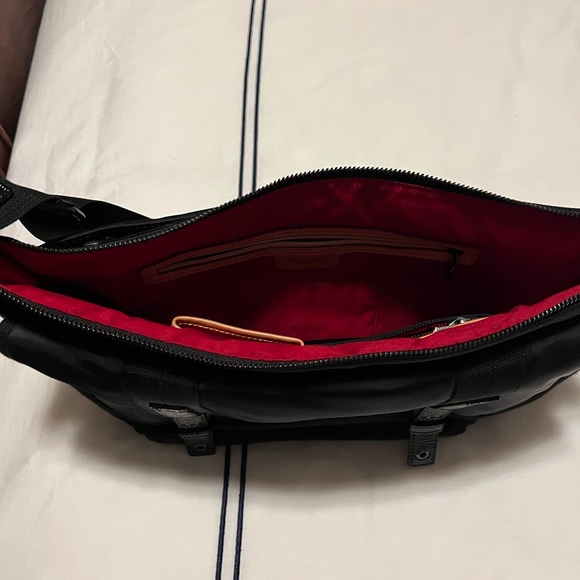 Black outside with inside red - Picture 6 of 9